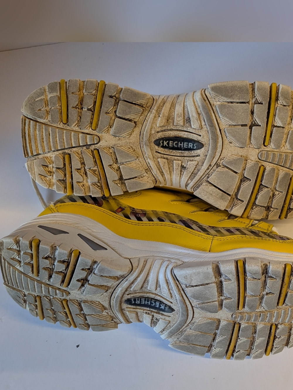 Skechers x LINE FRIENDS Energy Yellow Sneakers Women’s Size 9 Chunky Retro Shoes - Picture 6 of 7